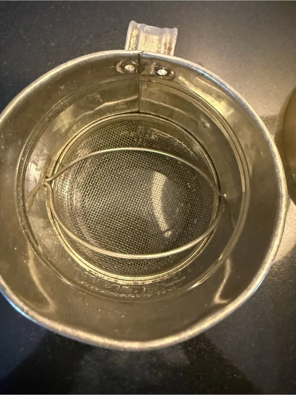 Bromwell's BEE Vintage Metal Sifter - Silver